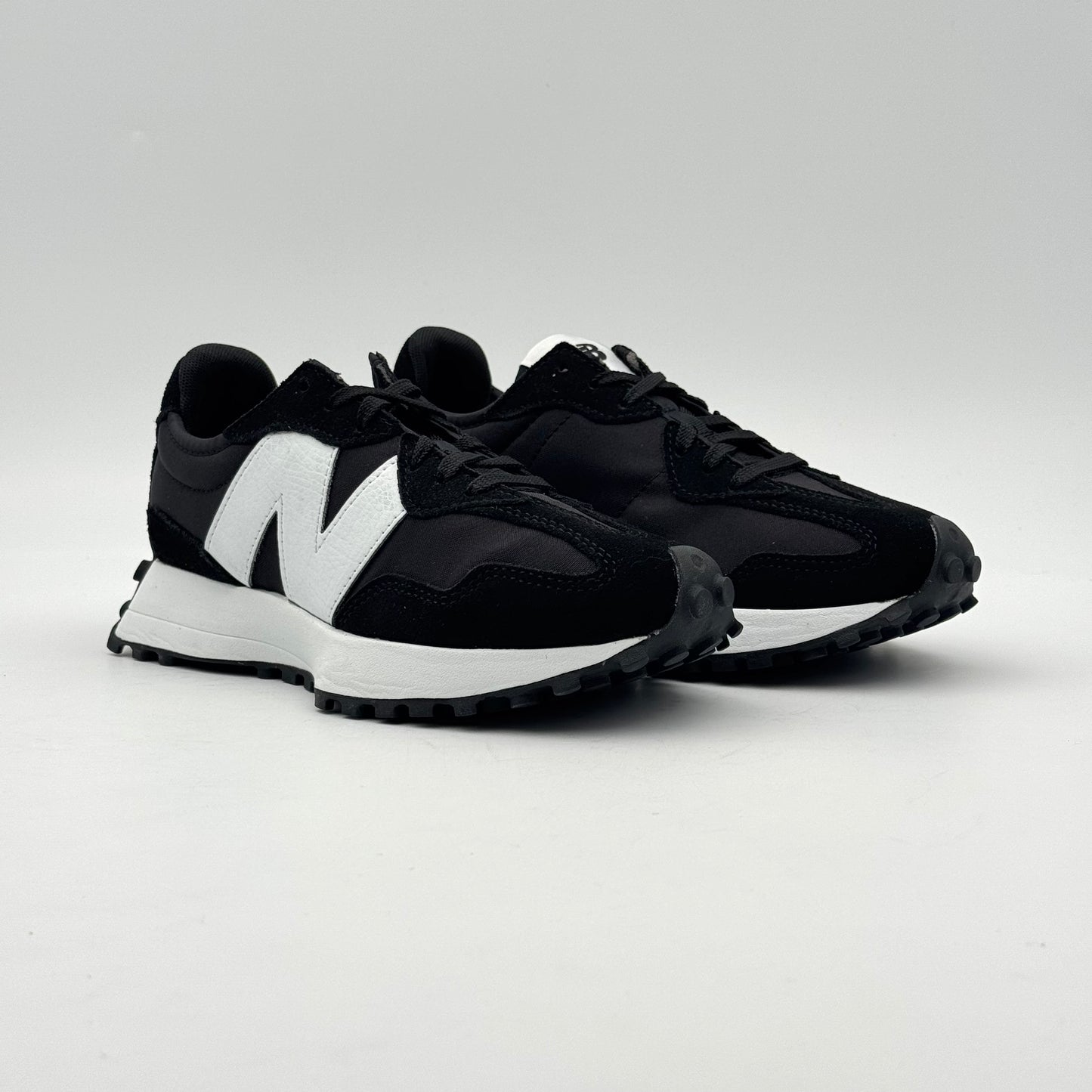 New Balance 327